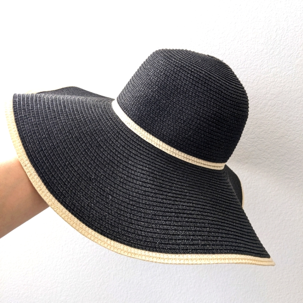 Floppy black beach hat